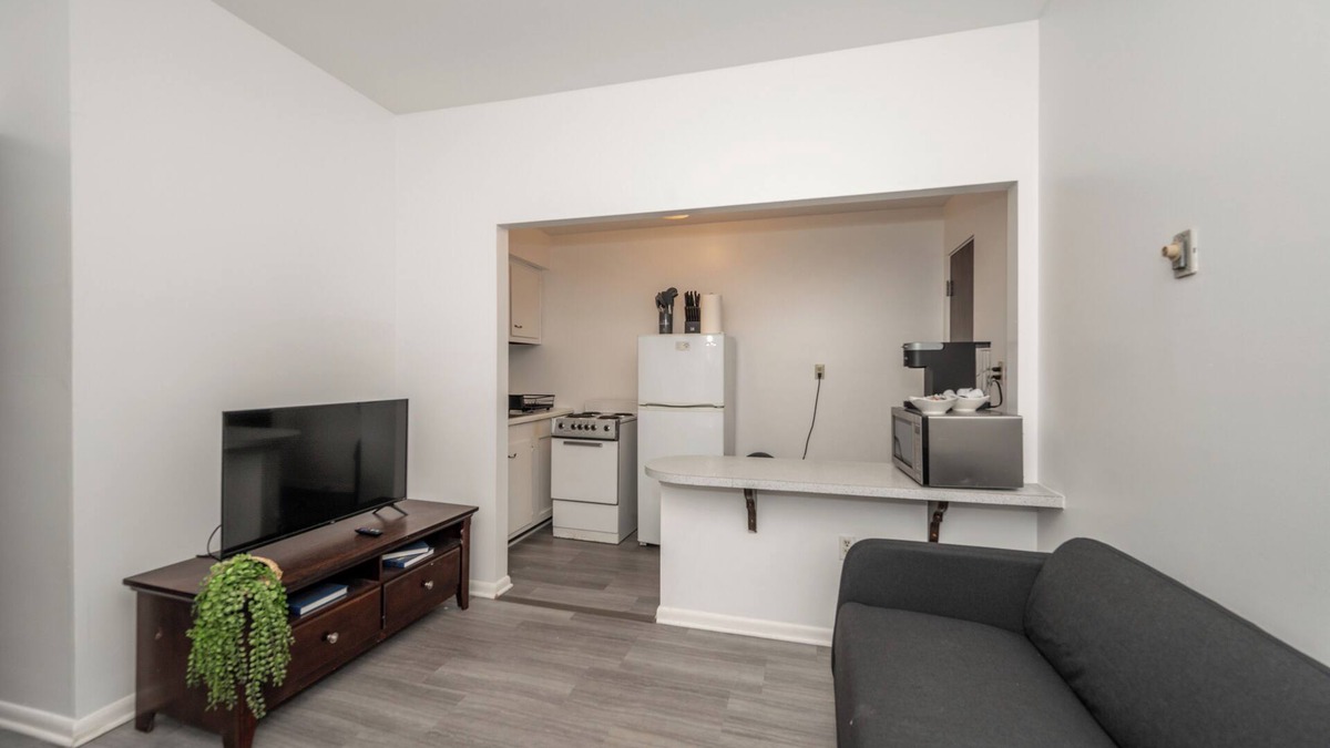 Northside Apartment | Northside Suite 2 – A Cozy Escape for 2! 10 Min to Downtown, Highly Walkable