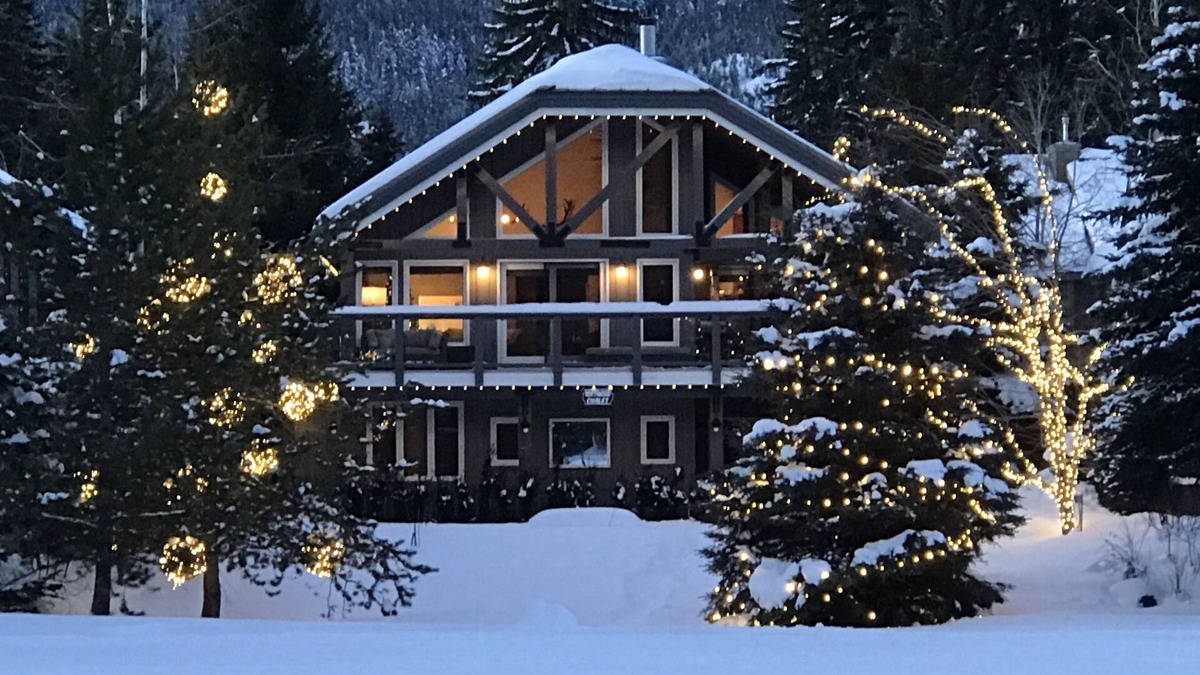 Nicklaus North Ski Chalet | Northwood Chalet Whistler: Luxury Golf Course Home, Stunning Views of Blackcomb!
