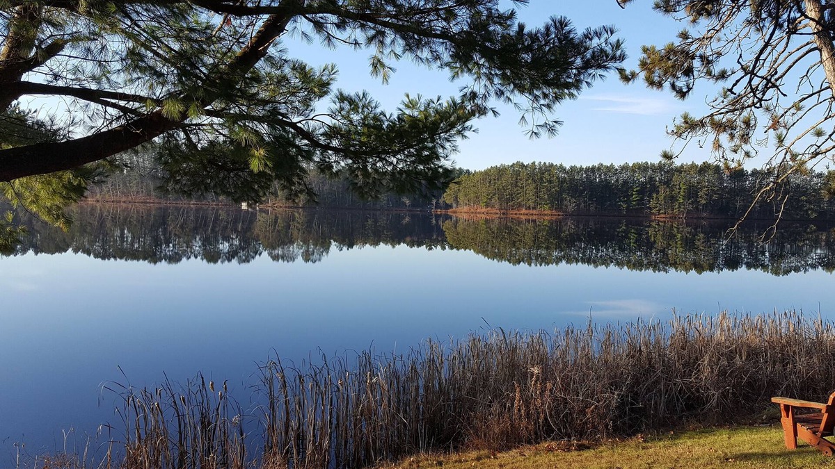 Tomahawk Cabin | NORTHWOODS cabin. Fish hunt snowmobile Family reunion destination