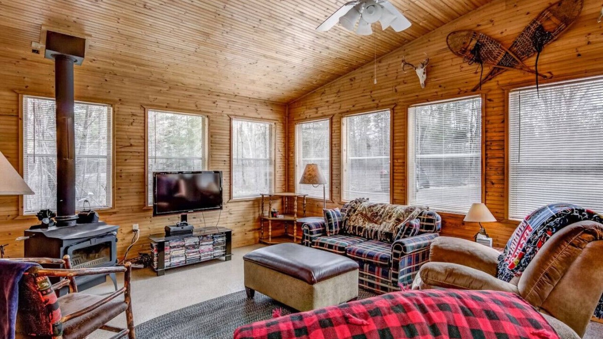 Ojibwa Cabin | Northwoods Escape in Winter