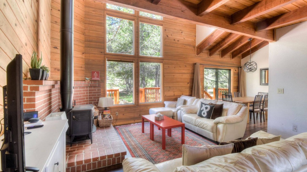 Truckee House | Northwoods Hangout | Near Tahoe Donner
