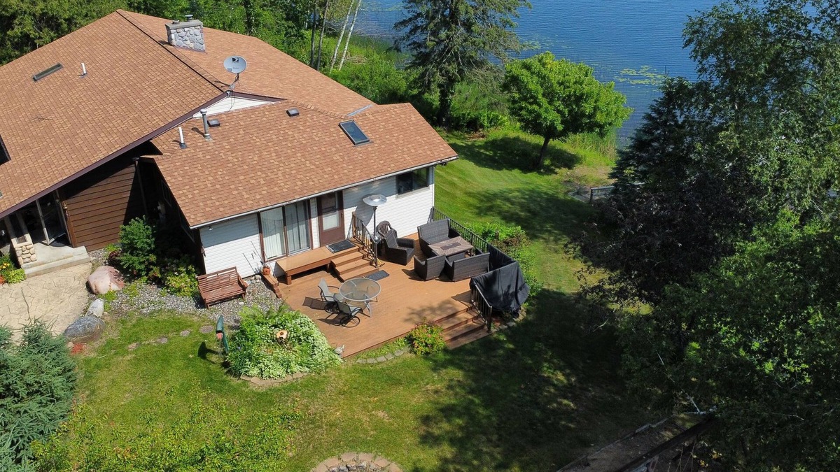 Remer House | Northwoods Home great for family gatherings. Beautiful screened in porch.