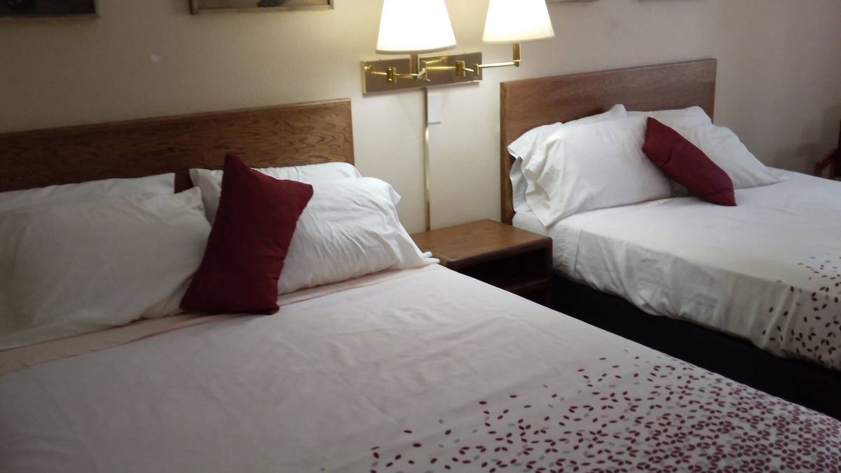 Ladysmith Hotel | Northwoods Motels