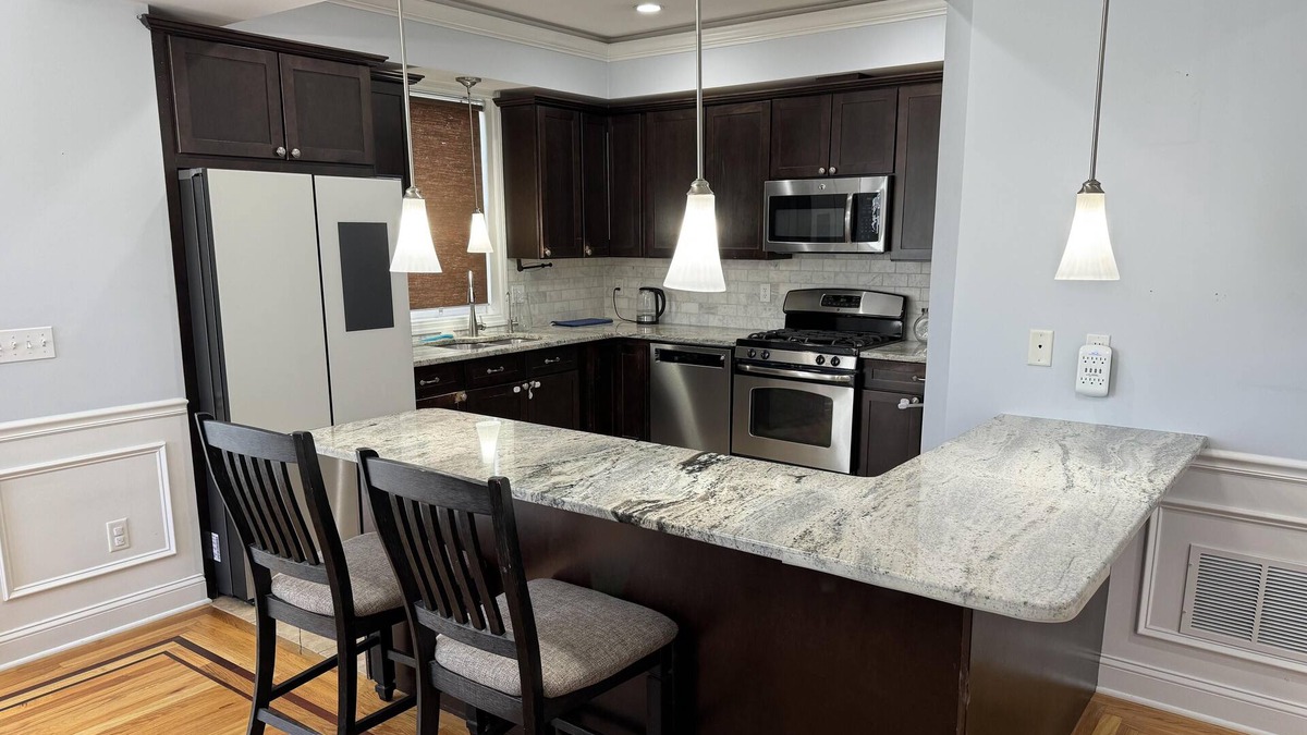 Norwalk House | Norwalk 3br/3.5 baths townhome with private backyard