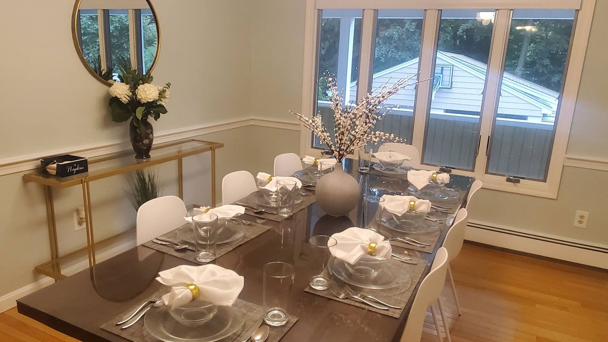 Norwood House | Norwood Luxe Suite- Pet friendly & Commuter friendly