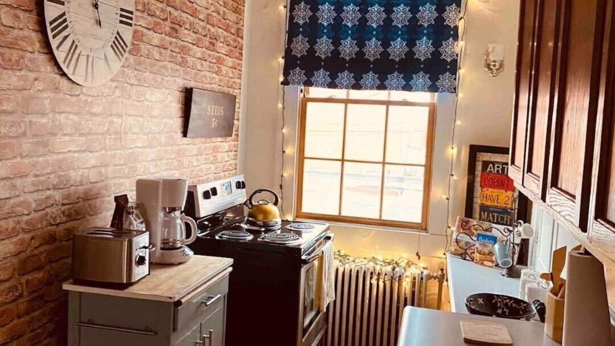 Winchester Apartment | Nostalgia Lane in the heart of the city