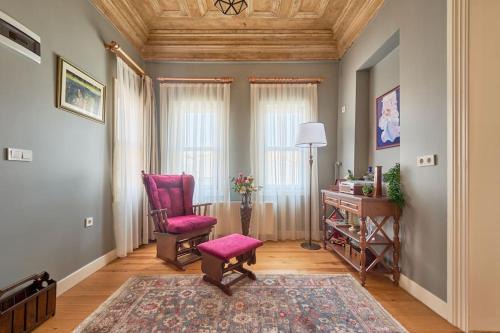 Balat Villa | Nostalgic & Comfortable Historical Home!
