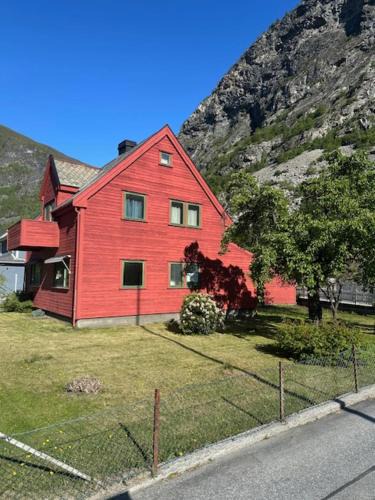 Øvre Ardal House | Nostalgisk Eldre hus sentralt i Øvre Årdal