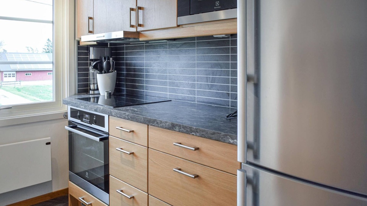 Vederslov Apartment | Not far from Lake Vederslöv, this large vacation apartment on the 1st floor welcomes you.