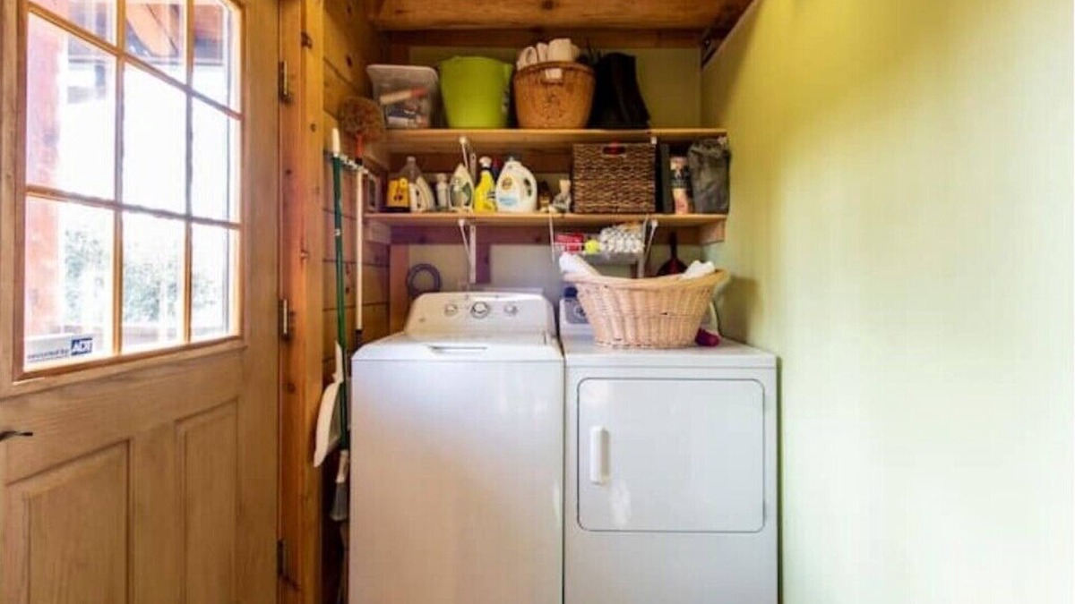 Shelbyville Cabin | Not your Mother’s Log Cabin!