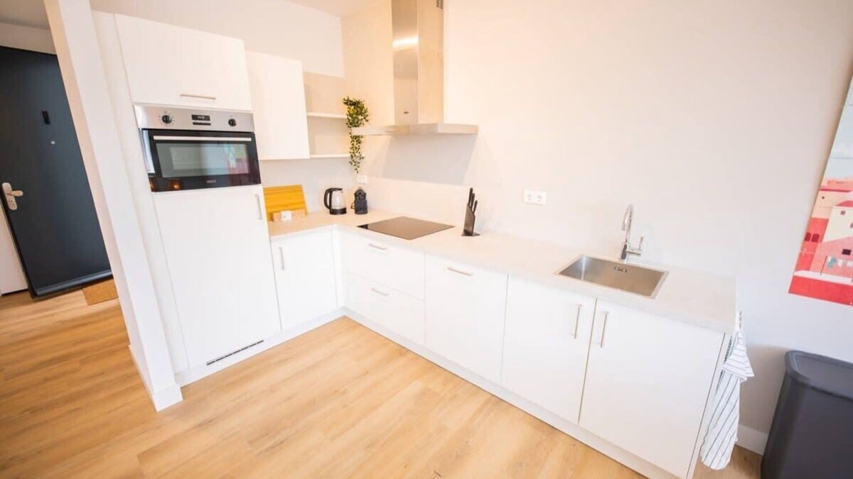 De Bilt Apartment | Notable 1 Bed Serviced Apartment 53m2 -ESS38N-