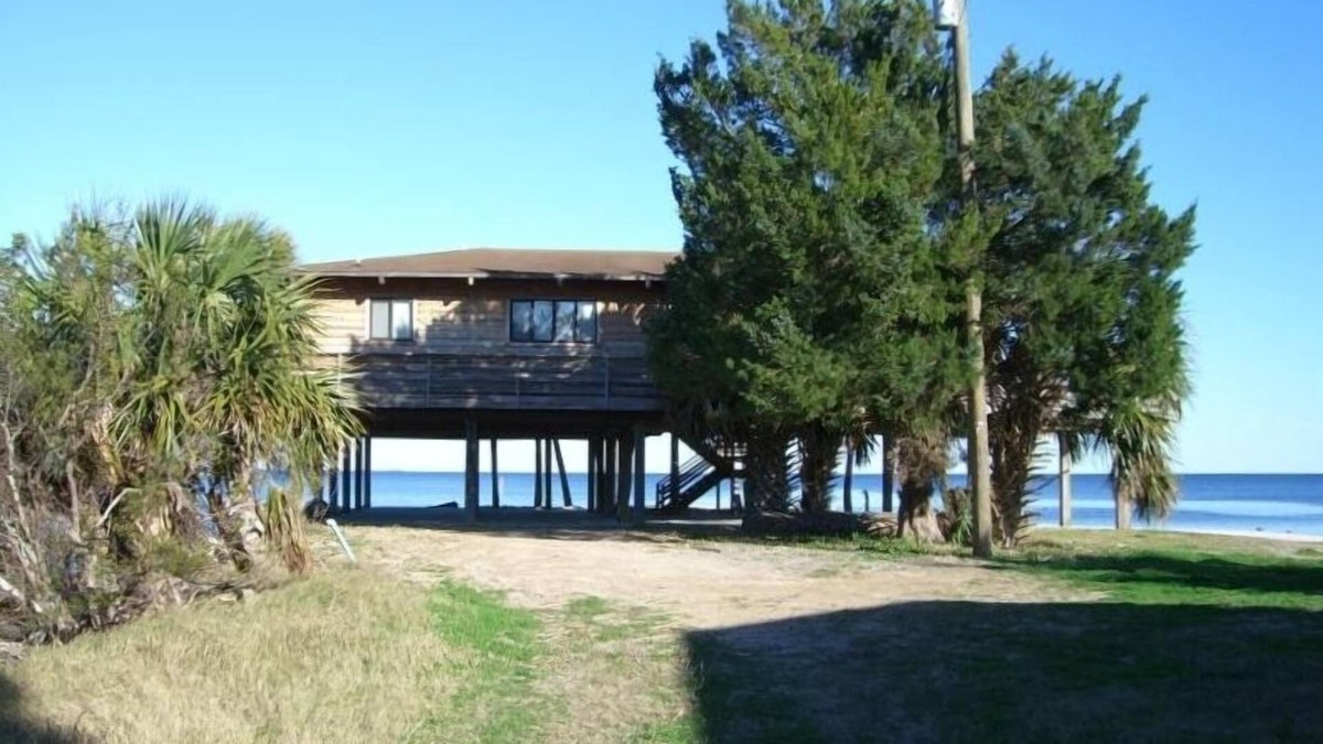 Crawfordville Cottage | Nothing Between You, the Gulf of Mexico and Amazing Sunrises!