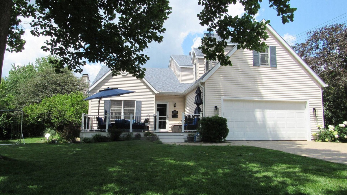South Bend House | Notre Dame Games, big house close to campus