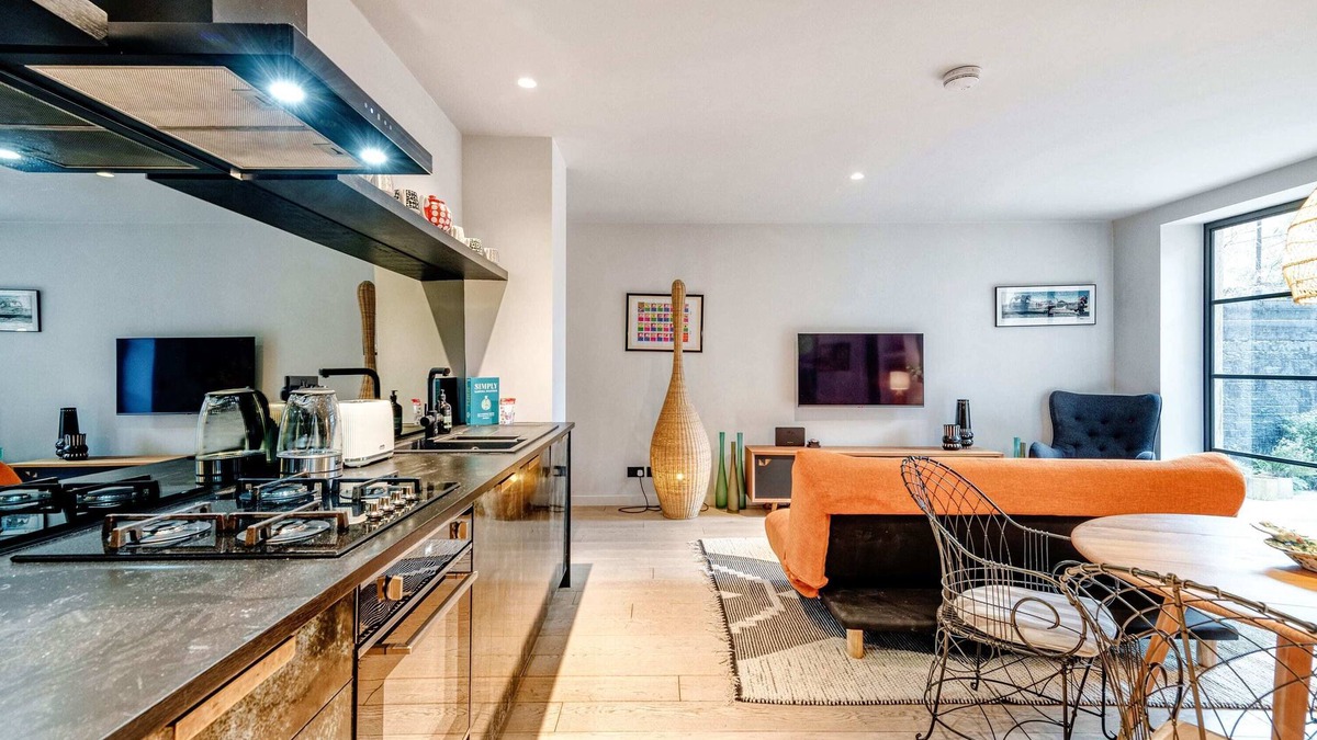 Colville Apartment | Notting Hill 2 Bed with Sauna - by Out of Office Lifestyle