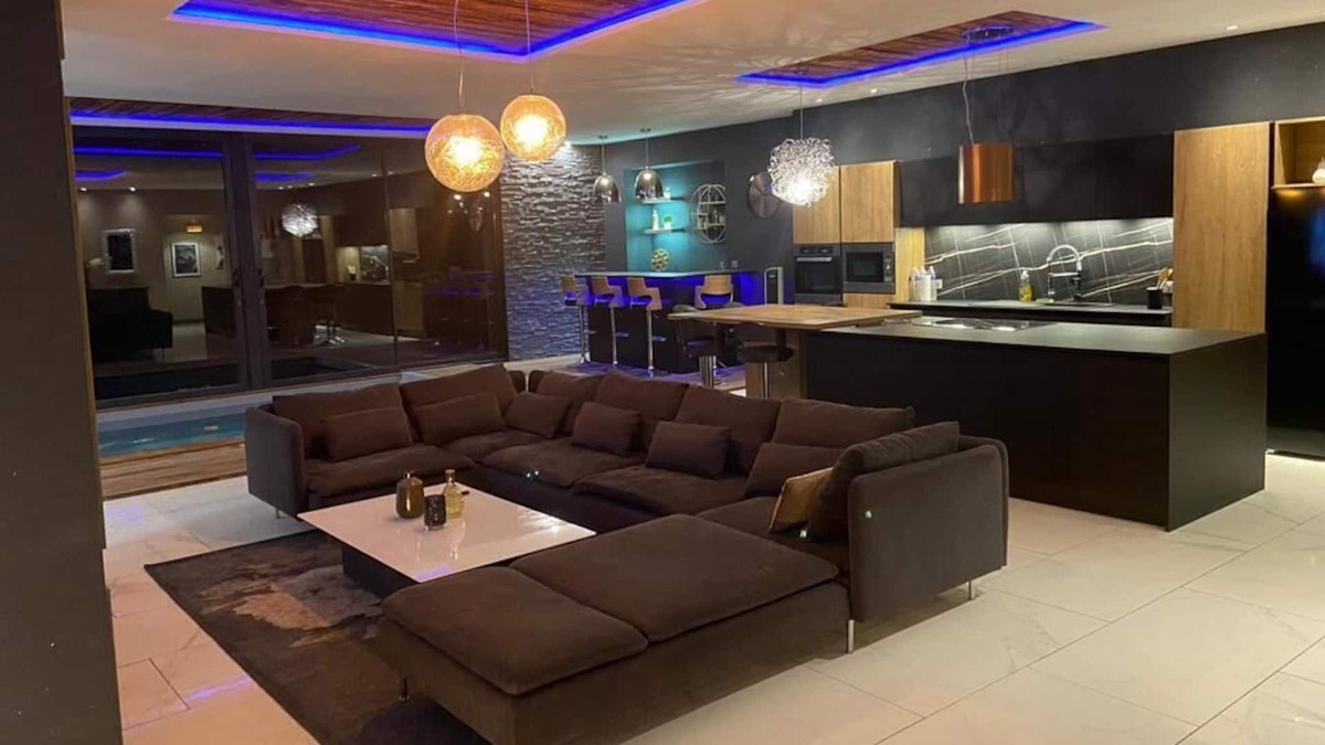 Sore Villa | Nouveauté Villa Piscine Interieure