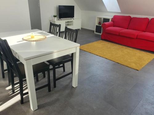 Nove Mesto nad Vahom House | Nový podkrovný byt v rodinnom dome pre 6 osôb