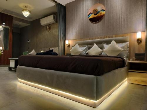 Noida Apartment | NOVA STAYS River& City facing- Your Home Away 43rd floor