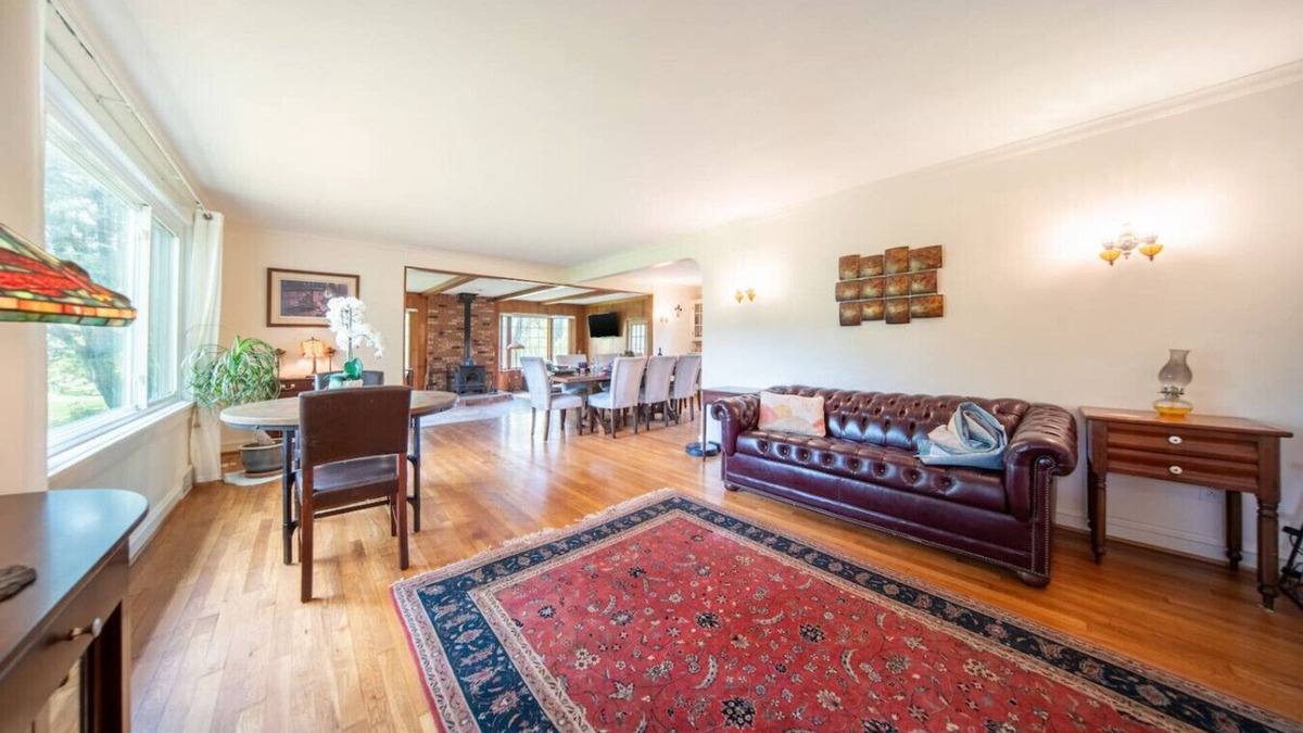 Novelty Apartment | Novelty Wooded Retreat, 3 b 2 b