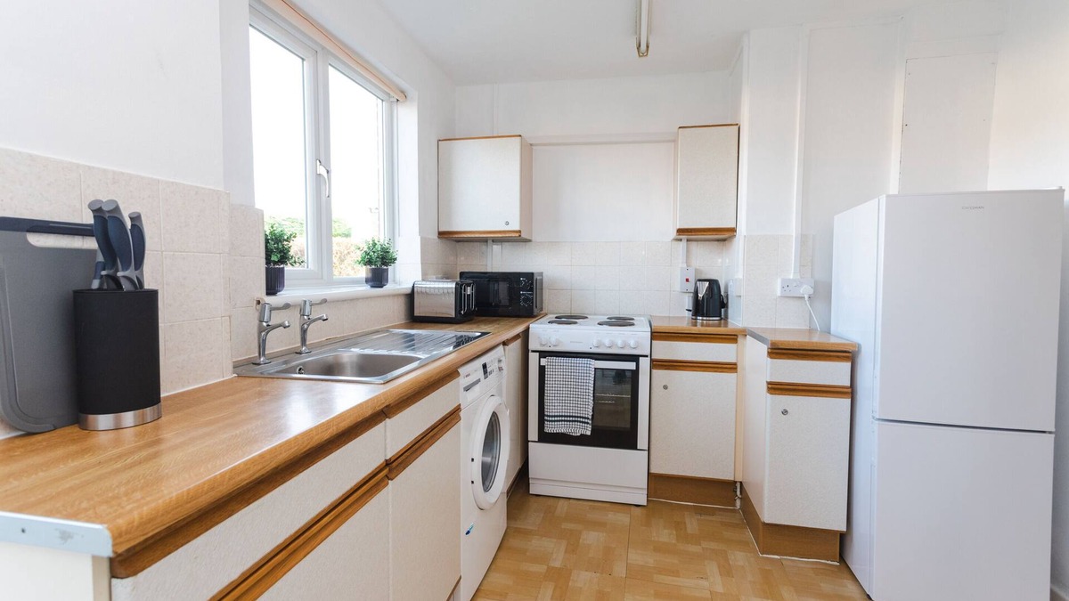 Swindon Apartment | November Discount - Long Stay - Contractors