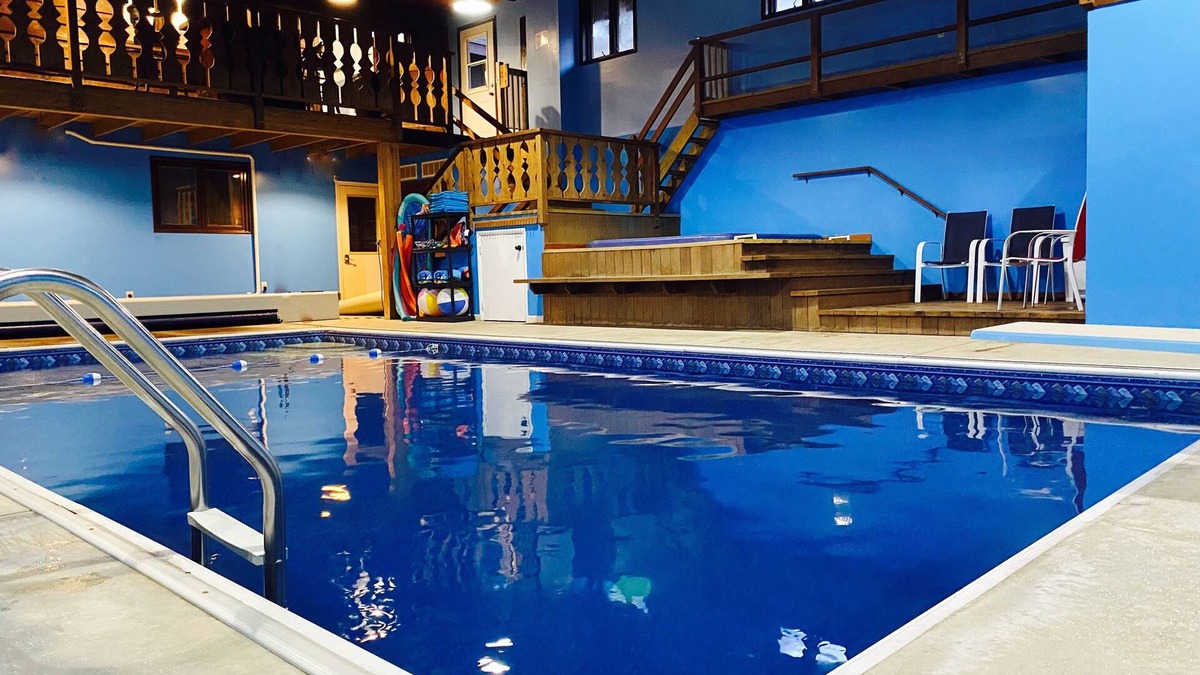Comstock Northwest Ski Chalet | Now Available Aug 26-28- Chalet with Private Indoor Pool & Hot Tub