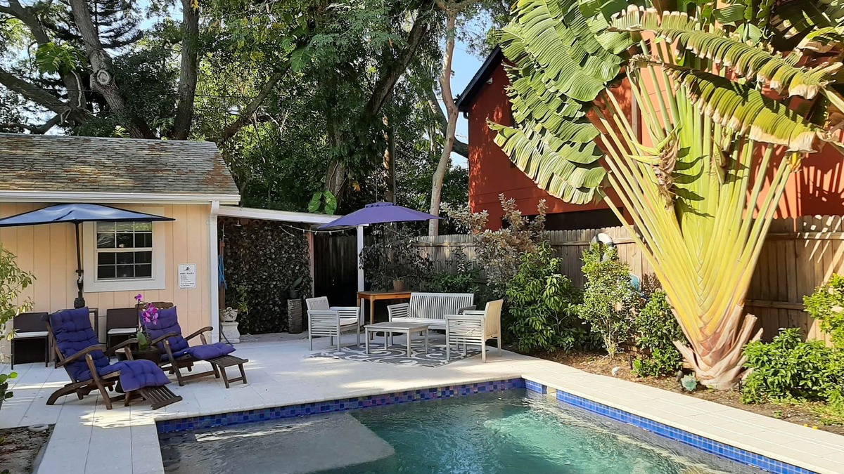 Gillespie Park Cottage | 🦩Now Booking for Summer! Private, Poolside, Pet-Friendly Paradise Near Downtown Sarasota🦩