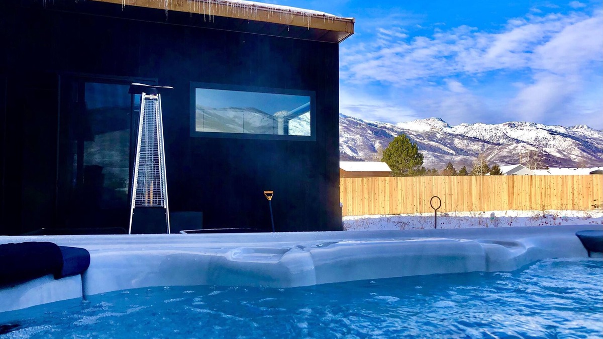 Eden House | Now offering monthly rentals at reduced rates. Quiet location close to skiing!