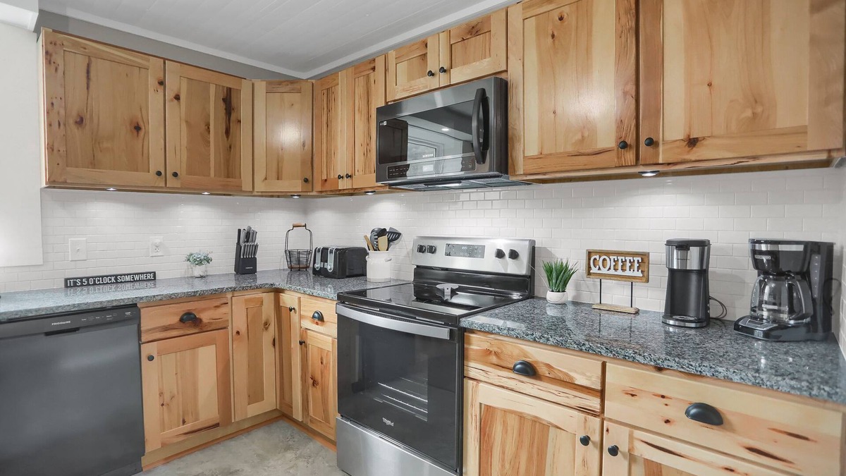 Renovo Apartment | NOW on the ATV trail connector Cozy, Remodeled apartment with king bed
