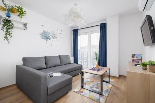 Pradnik Bialy Apartment | Nowoczesny Apartament w Krakowie z Klimatyzacją i Parkingiem by Noclegi Renters