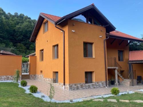 Beli Osum House | NOYA Guest Rooms