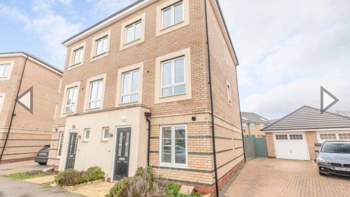 Langley Marish House | Nr Legoland/Ascot.Comfy House.Ample Parking.Upto 8