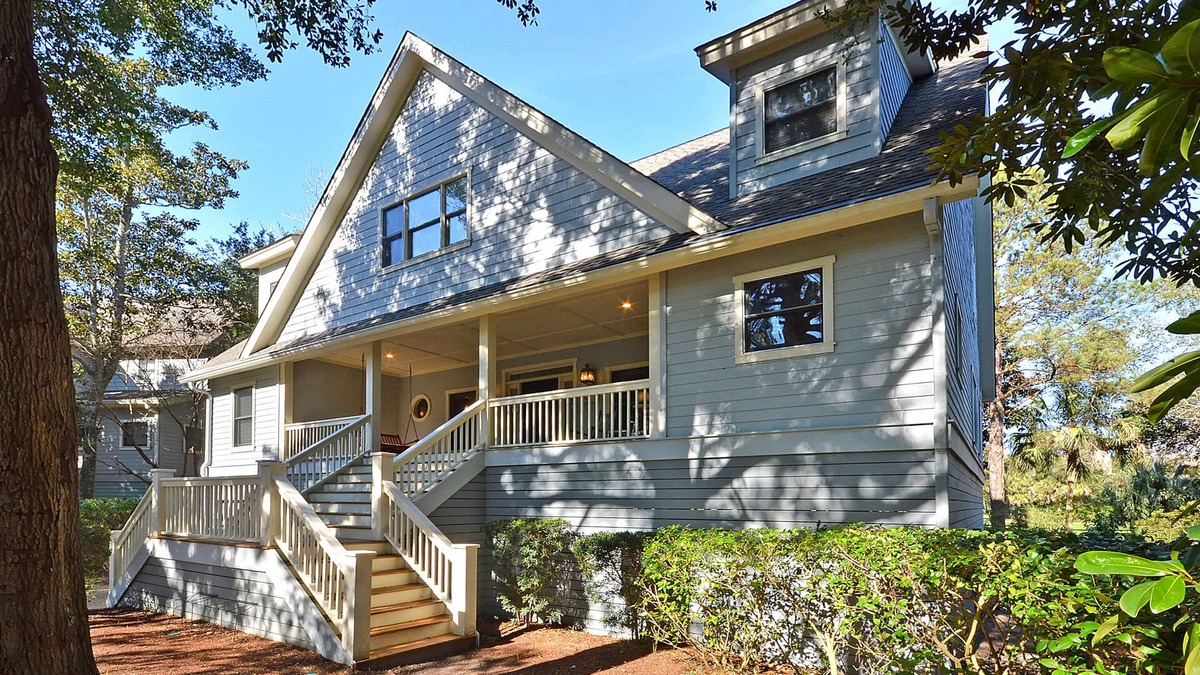 Vanderhorst Plantation House | nSleep10 minutes from the beach community pool, golf