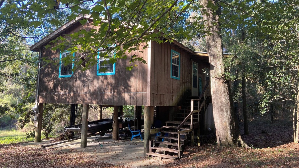 Carriere Cabin | nTake it easy at this unique and tranquil getaway!