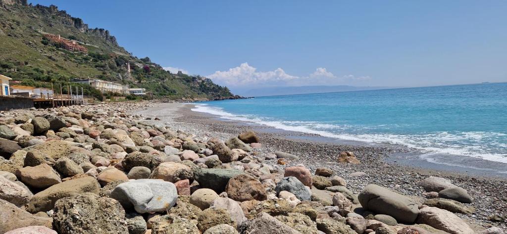 Santa Teresa di Riva House | NTONIA holiday