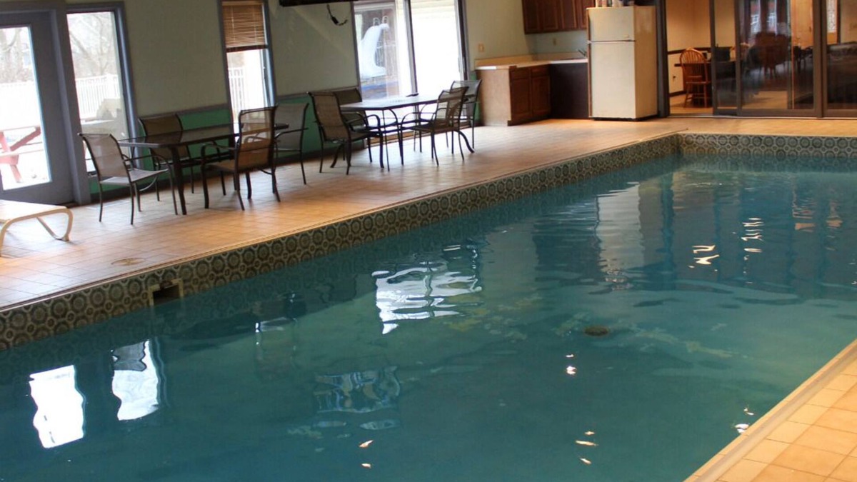 Mishawaka House | ntSleeps 18 w/Indoor Basketball Pickleball Court,2-Heated Pools & Hot Tub!