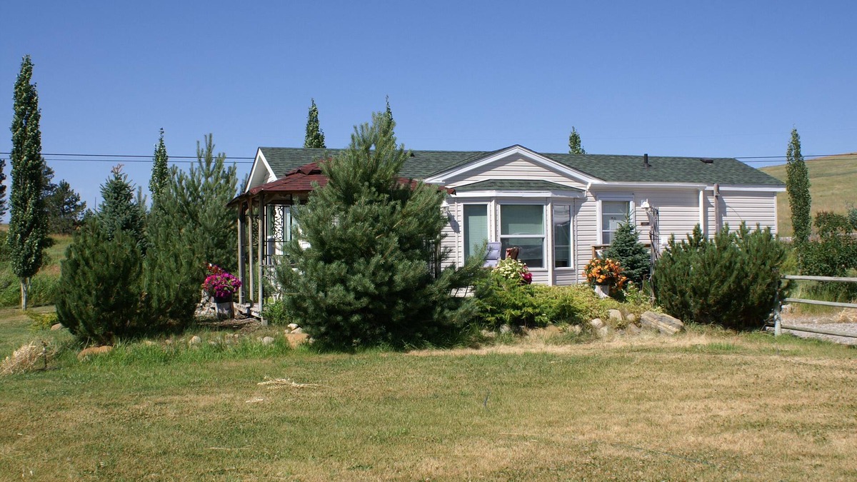 Osoyoos Bed & Breakfast | NUESSLI MOUNTAIN Hiking Paradise Getaway