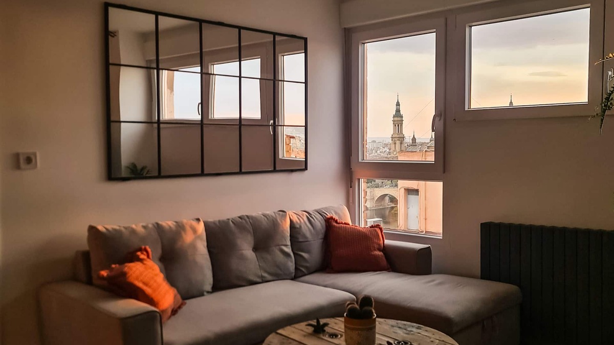 Barrio de Jesus Apartment | Nuevo! Acogedor Apartamento con Vistas al Pilar y Garaje