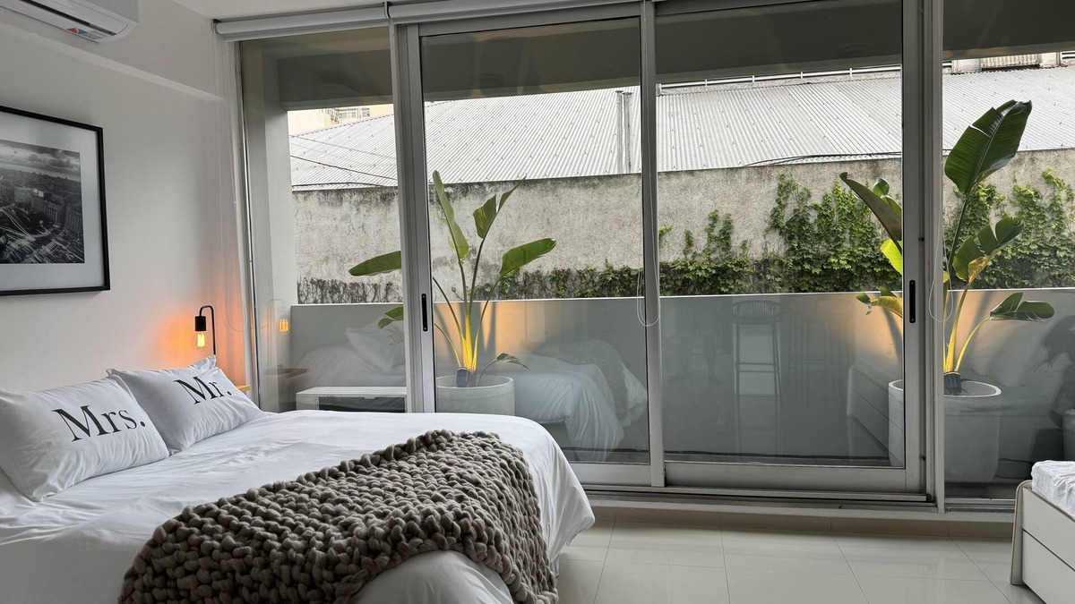 Constitucion Apartment | Nuevo y Lujoso en San Telmo. Pileta, Gym, BBQ & Lavadero!