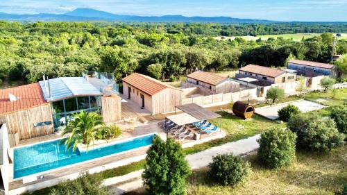 Montsegur-sur-Lauzon Bed & Breakfast | NUIKI Lodges - Chambres d'hôtes
