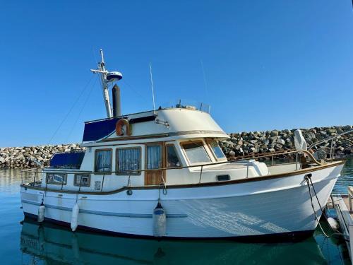 La Celle-sous-Gouzon Boat Rental | Nuit de quiétude sur L'eau