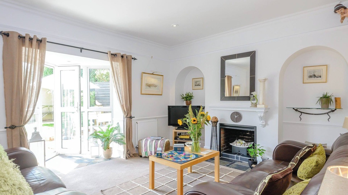 Gosport Cottage | Number 1 Admiralty Cottages