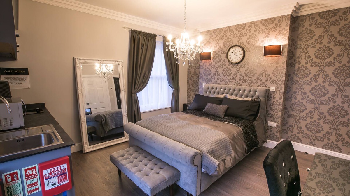 Wymondham Apartment | Number 10 Abbey - Poppy line apartment