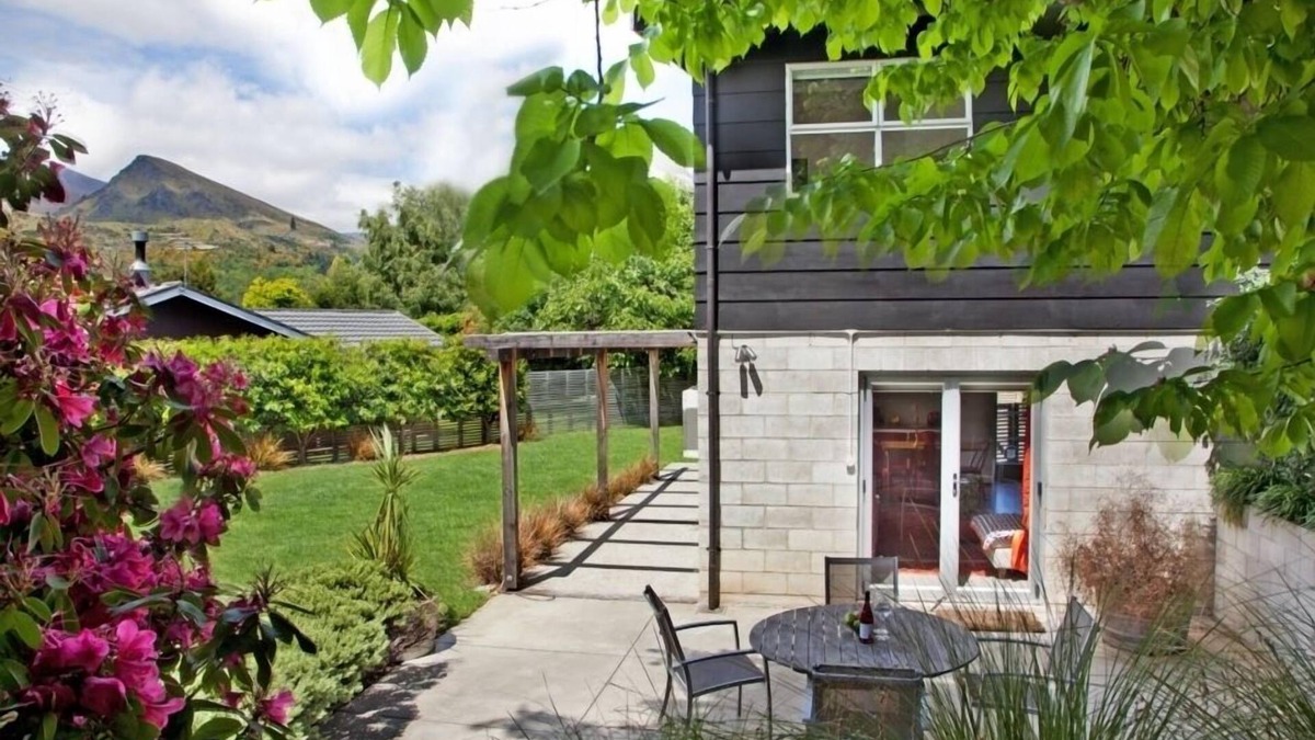 Arrowtown House | Number 10 | Arrowtown Family andamp; Pet Friendly