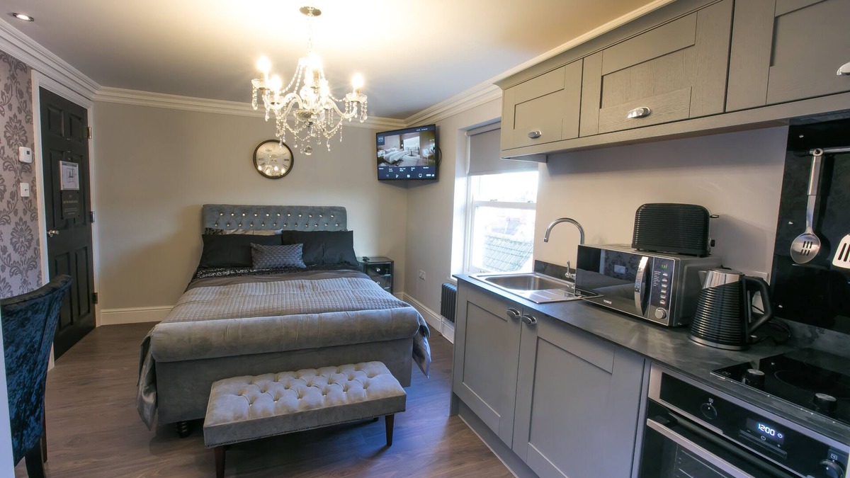 Wymondham Apartment | Number 10 The Abbey Walsingham Abbey Apartment