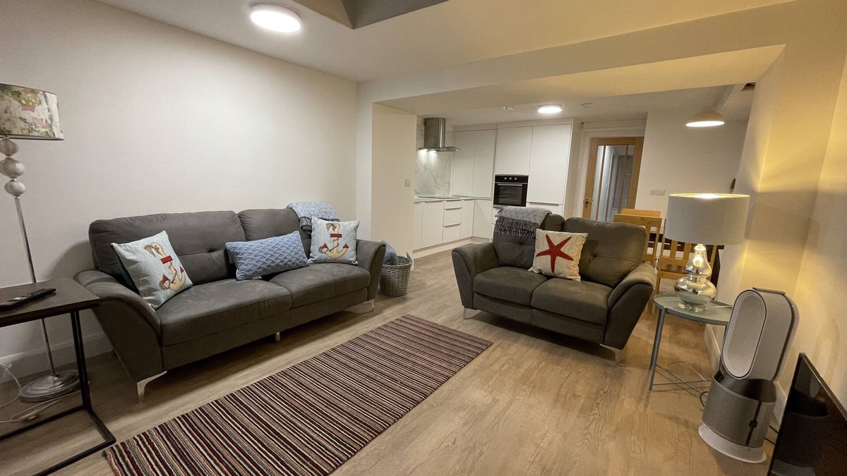 Westport Apartment | Number 18 Westport town centre town house