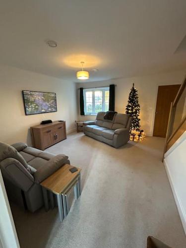 Ault Hucknall House | Number 26 Van Dyk Village