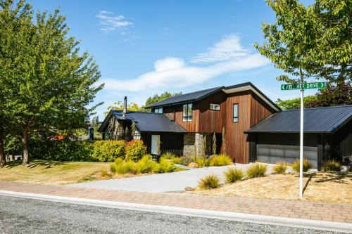 Wanaka House | Number 3 - Close to Lake - Family Friendly