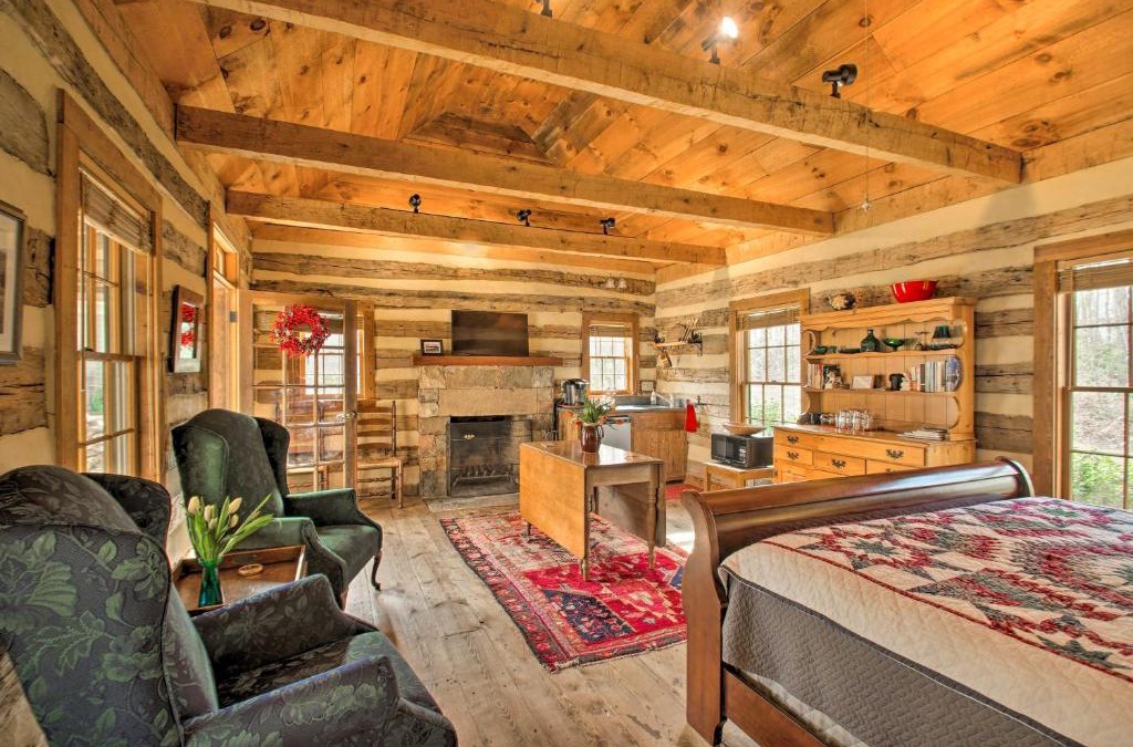 Free Union House | Numerous On-Site Trails Earlysville Wooded Cabin