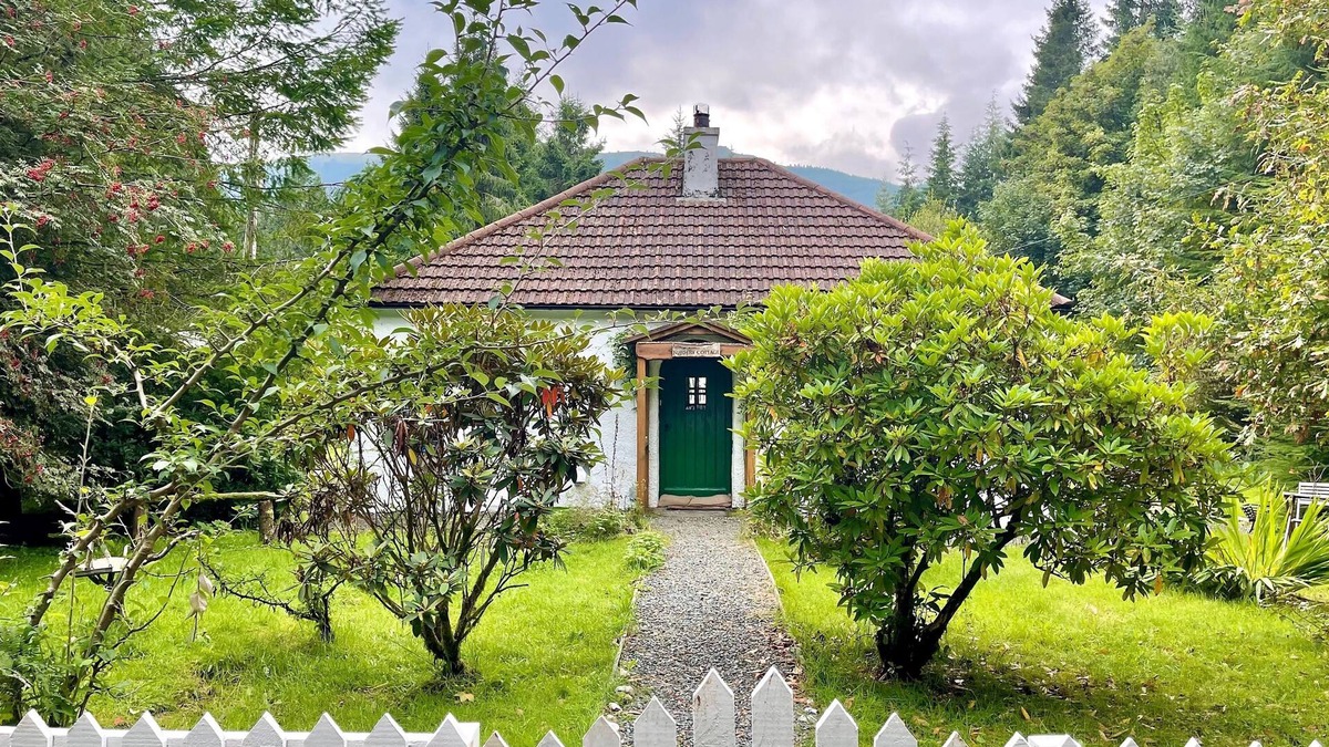 Dunoon Cottage | Nursery Cottage - Benmore - woodland setting, sleeps 4 guests