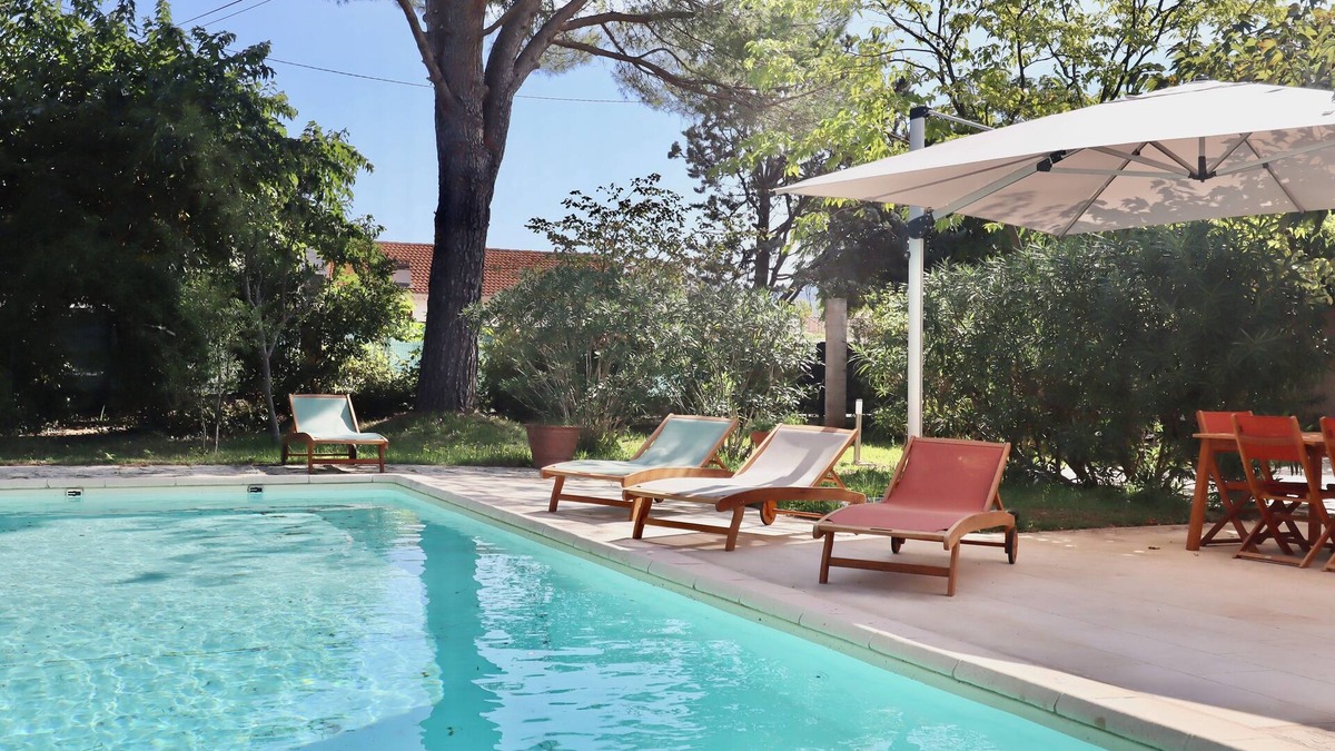 La Crau Villa | nVilla Pin Parasol ideal for your holidays with swimming pool for 10 people.