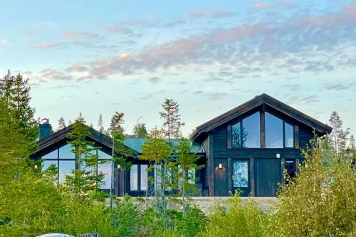 Vikberget House | Ny eksklusiv hytte, strøm og jacuzzi inkl i prisen